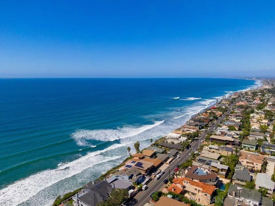 1235 Neptune Avenue Encinitas, CA 92024 - Photo 31 of 32 a view of an ocean from a building