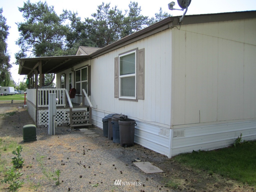 1347 Rd M Southeast, Unit F Moses Lake, WA 98837 - Photo 4 of 17 Gallery Image 4