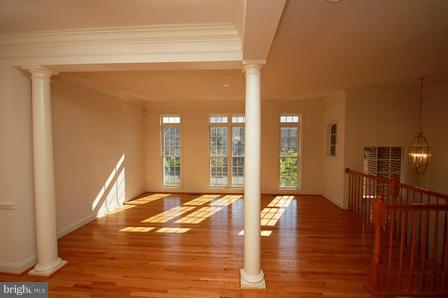 25872 Commons Square Chantilly, VA 20152 - Photo 11 of 19 Living Room