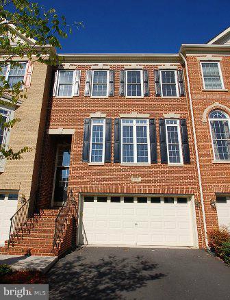 25872 Commons Square Chantilly, VA 20152 - Photo 19 of 19 Exterior (Front)
