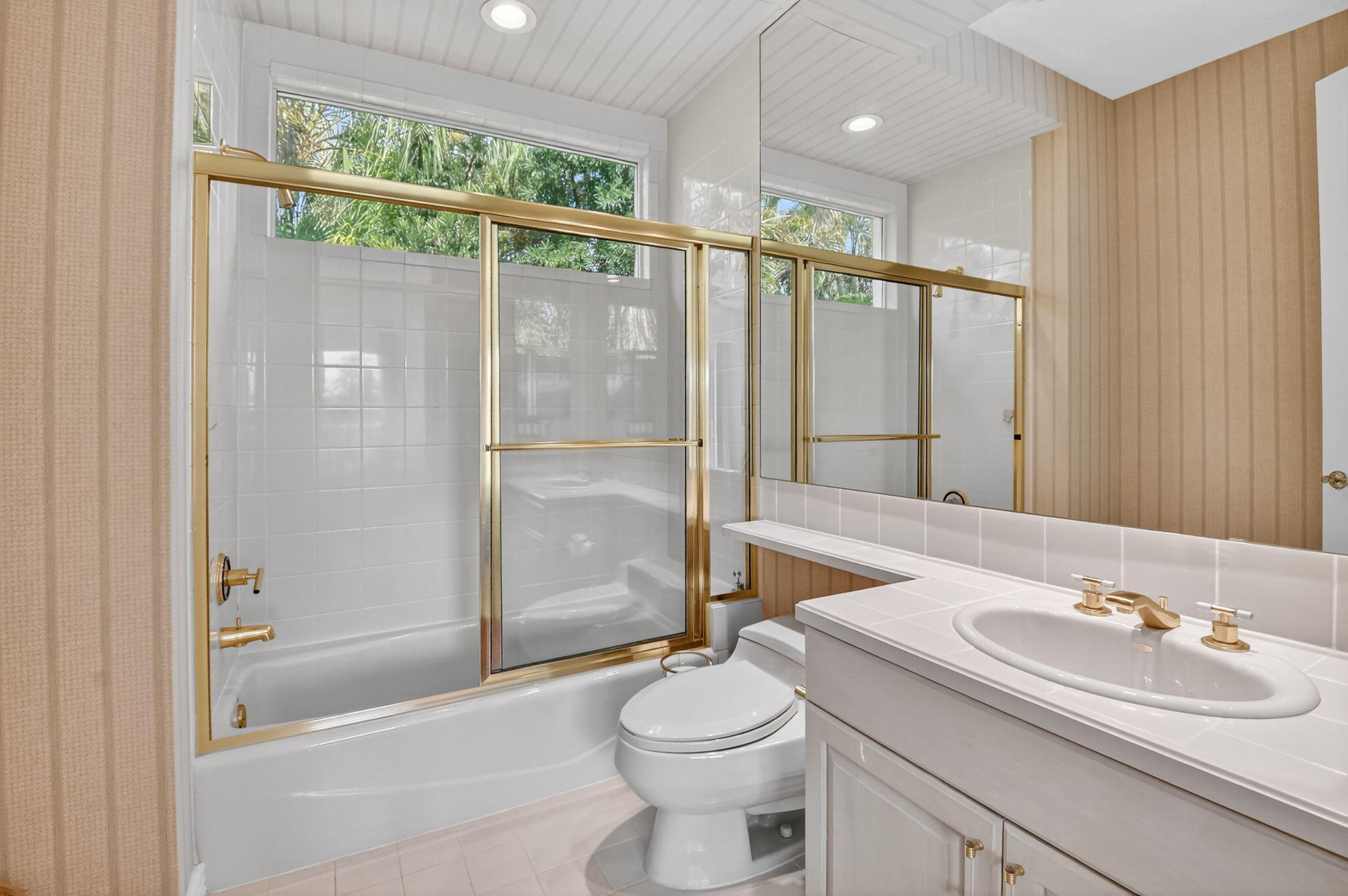 16670 Senterra Drive Delray Beach, FL 33484 - Photo 47 of 80 GUEST BATH