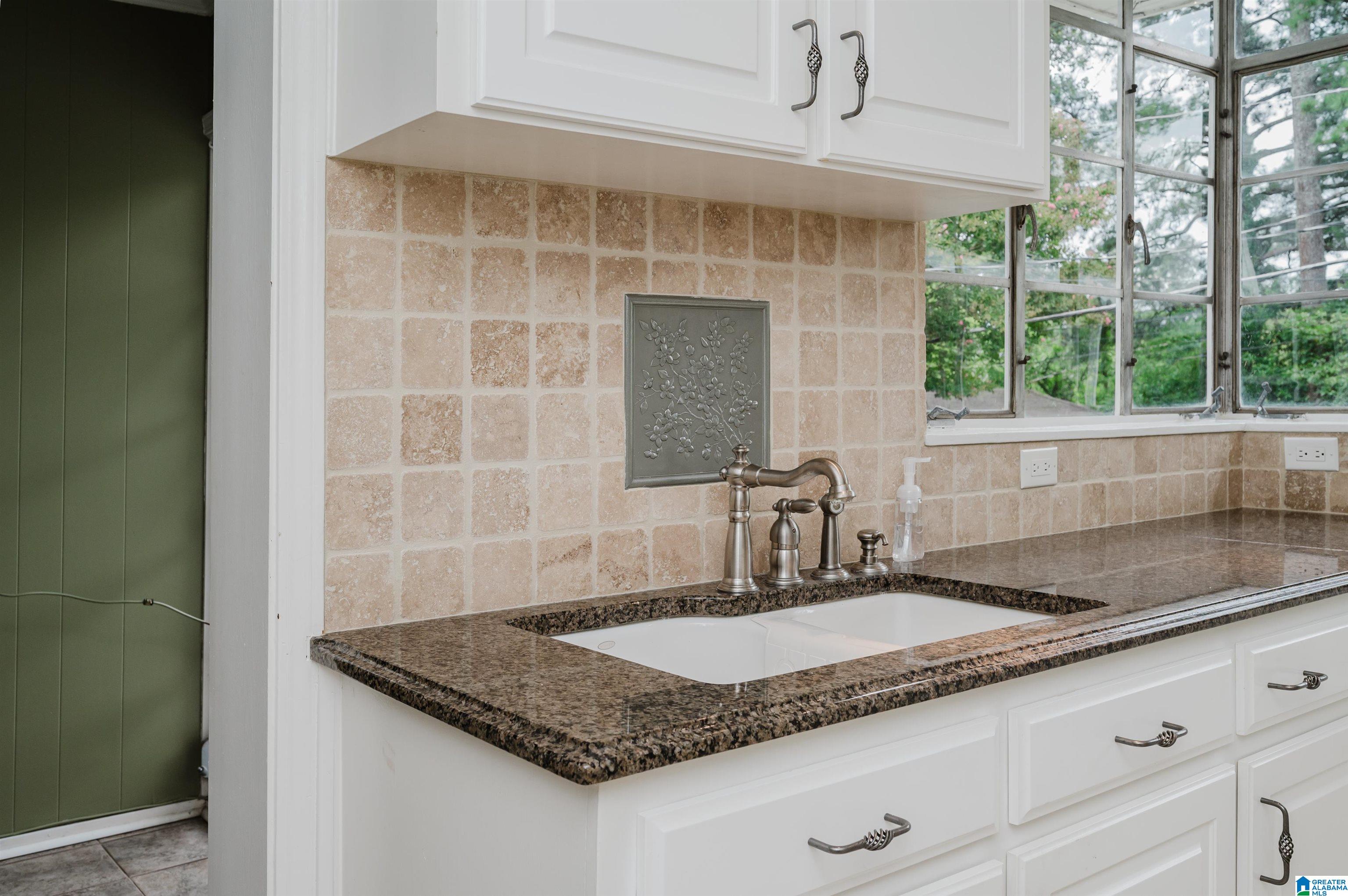 1615 Ridge Road Birmingham, AL 35209 - Photo 12 of 26