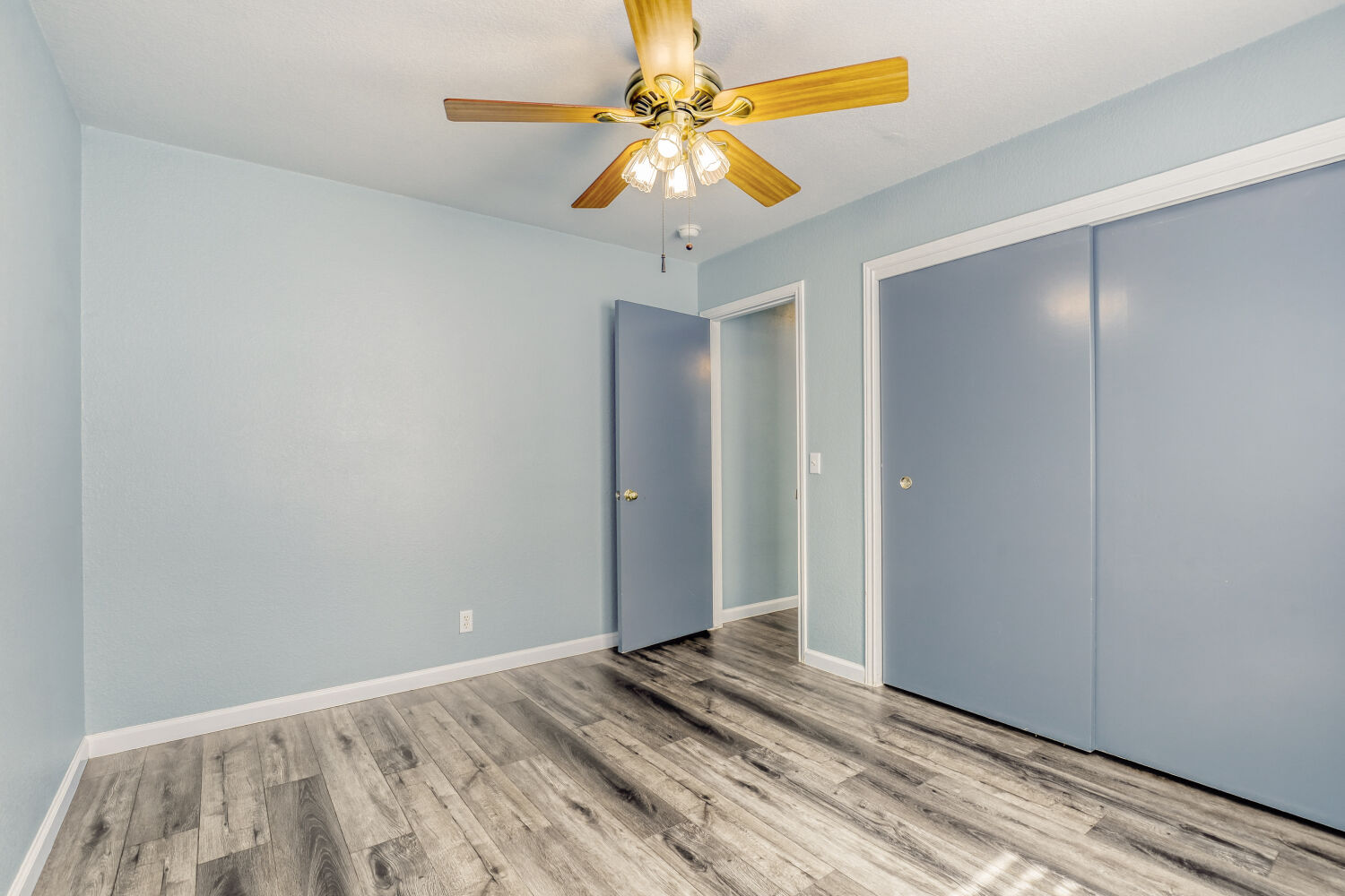 2529 Tandi Trail Round Rock, TX 78664 - Photo 26 of 32 a view of a livingroom with a chandelier fan