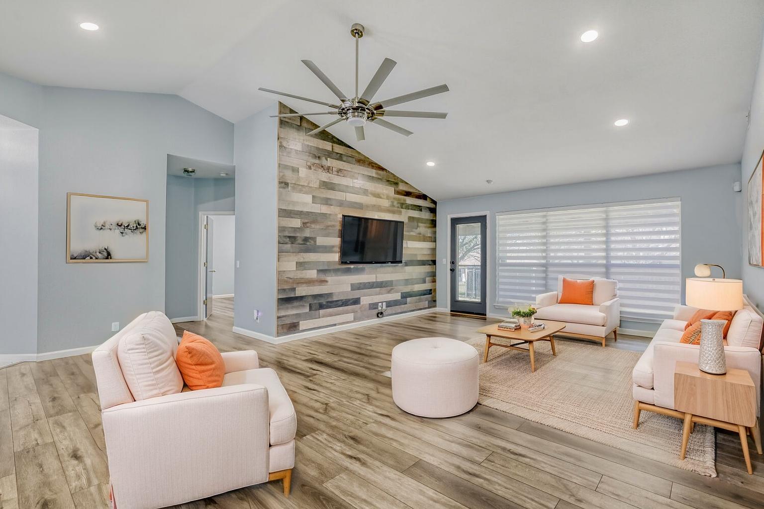 2529 Tandi Trail Round Rock, TX 78664 - Photo 5 of 32 a living room with furniture and a flat screen tv