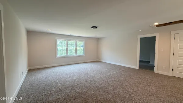 $584,900 | 295 East Ivybridge Drive, Hubert, NC 28539