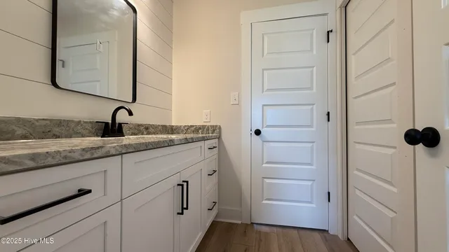 $584,900 | 295 East Ivybridge Drive, Hubert, NC 28539