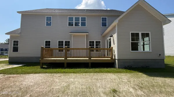 $584,900 | 295 East Ivybridge Drive, Hubert, NC 28539