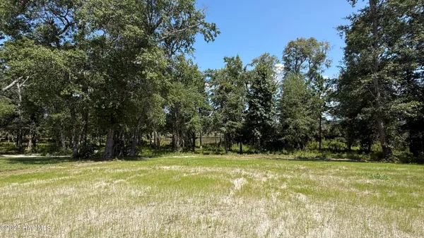 $584,900 | 295 East Ivybridge Drive, Hubert, NC 28539