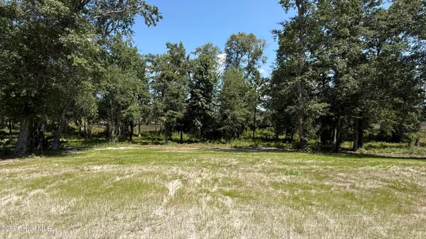 $584,900 | 295 East Ivybridge Drive, Hubert, NC 28539