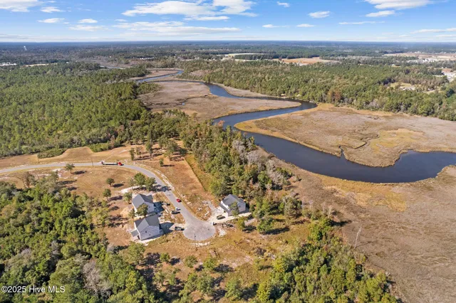 $584,900 | 295 East Ivybridge Drive, Hubert, NC 28539