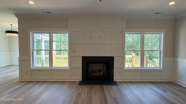 $584,900 | 295 East Ivybridge Drive, Hubert, NC 28539