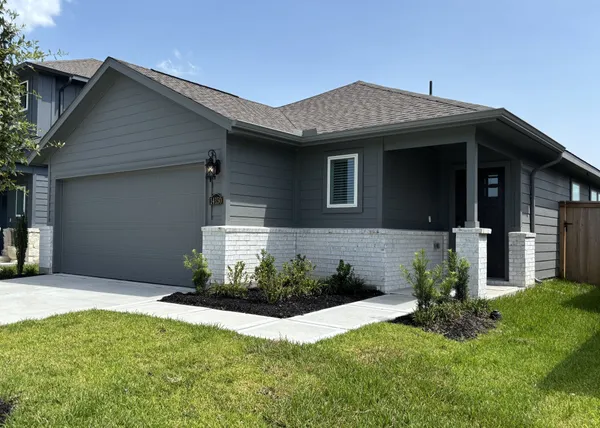 $1,690 | 14150 Granger Pointe Lane, Conroe, TX 77302