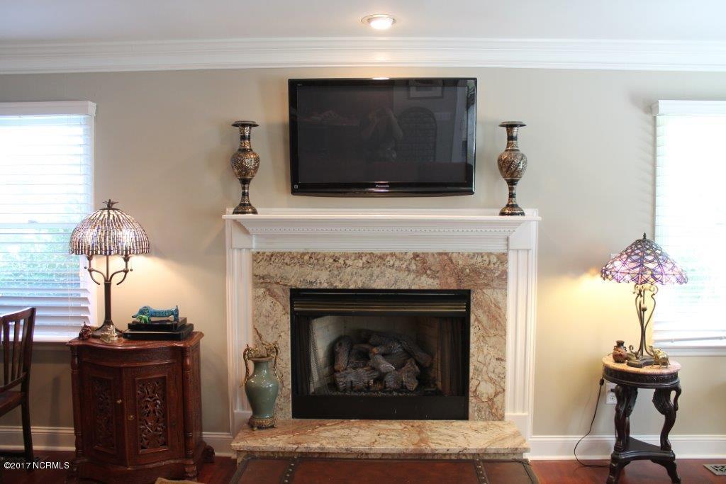 133 Geneva Road New Bern, NC 28562 - Photo 7 of 34 Pretty Fireplace