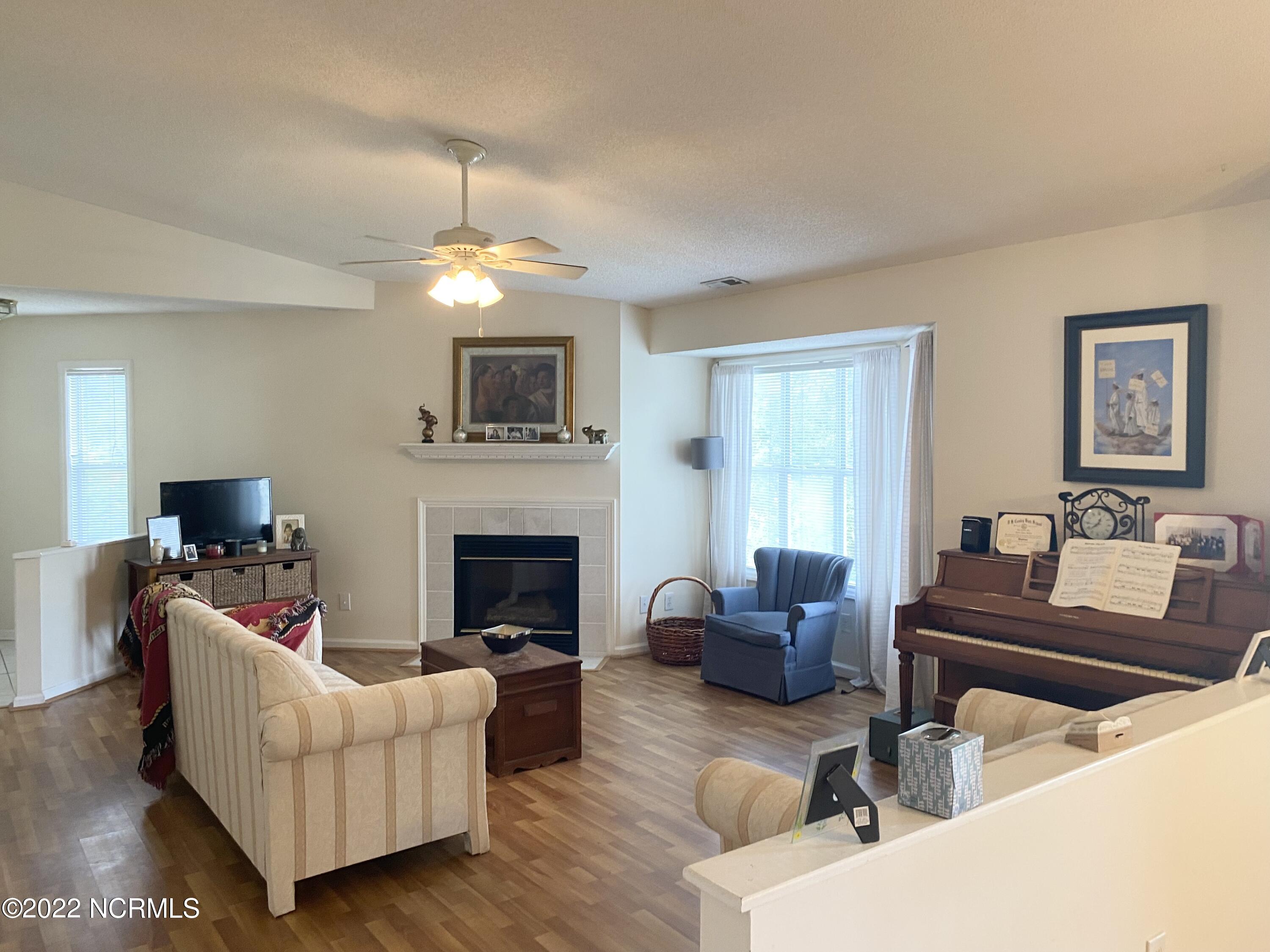 527 Spring Forest Road, Unit E Greenville, NC 27834 - Photo 5 of 8 527 E Spring Forest Rd.