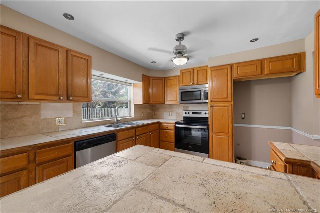 1670 Southeast Madison Street Stuart, FL 34997 - Photo 10 of 28