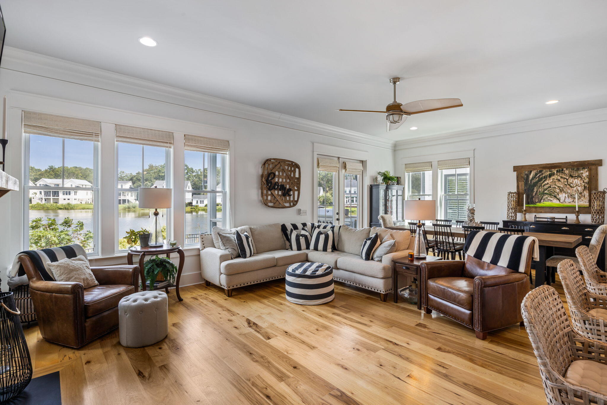 1316 Penshell Place Mount Pleasant, SC 29464 - Photo 11 of 43 Living Room