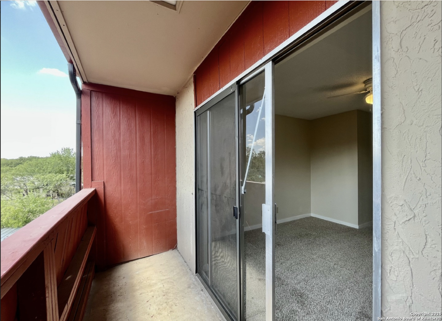 3243 Nacogdoches Road, Unit 404 San Antonio, TX 78217 - Photo 15 of 16 a view of a hallway