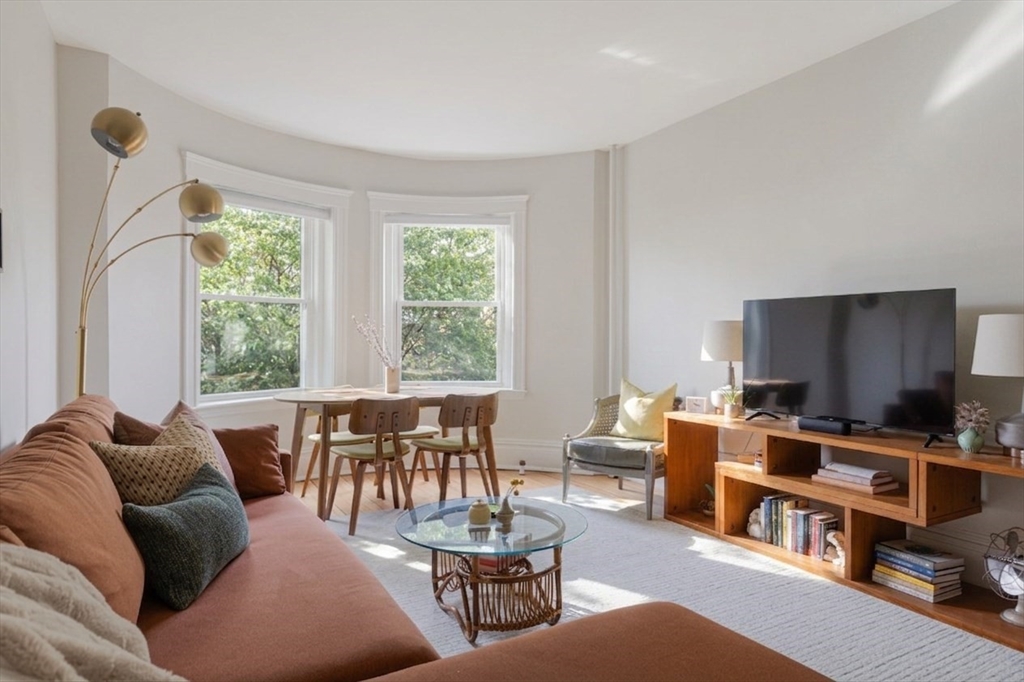 176 Naples Road, Unit 7 Brookline, MA 02446 - Photo 4 of 15