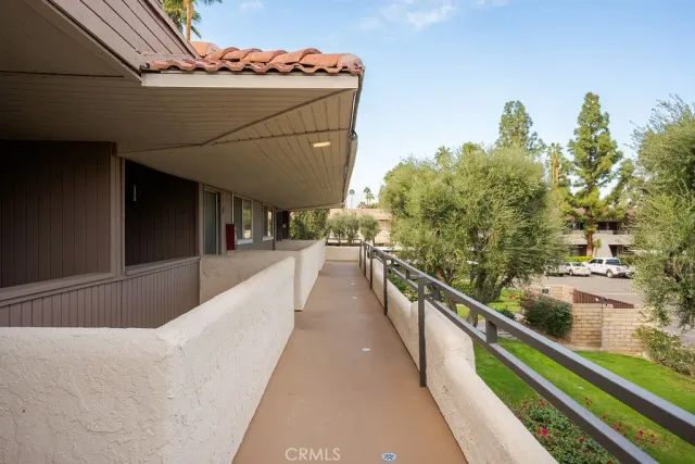 $179,900 | 2825 North Los Felices Road, Unit 205, Palm Springs, CA 92262