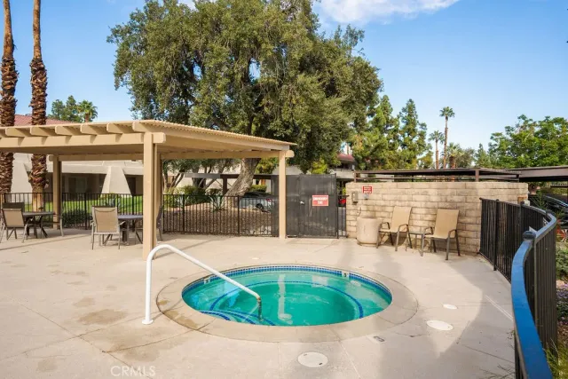 $179,900 | 2825 North Los Felices Road, Unit 205, Palm Springs, CA 92262