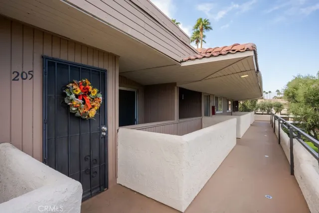 $179,900 | 2825 North Los Felices Road, Unit 205, Palm Springs, CA 92262