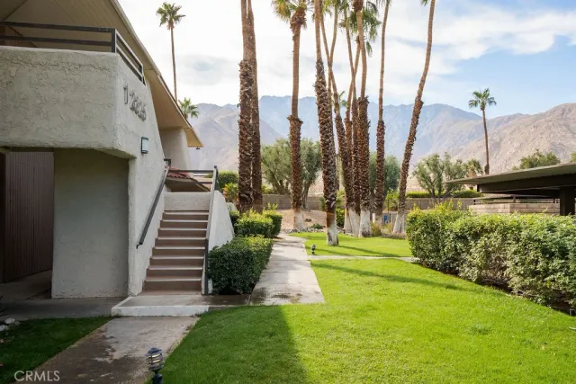 $179,900 | 2825 North Los Felices Road, Unit 205, Palm Springs, CA 92262