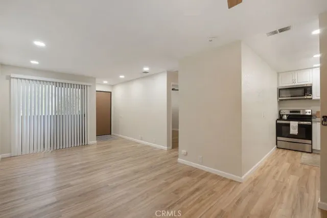 $179,900 | 2825 North Los Felices Road, Unit 205, Palm Springs, CA 92262