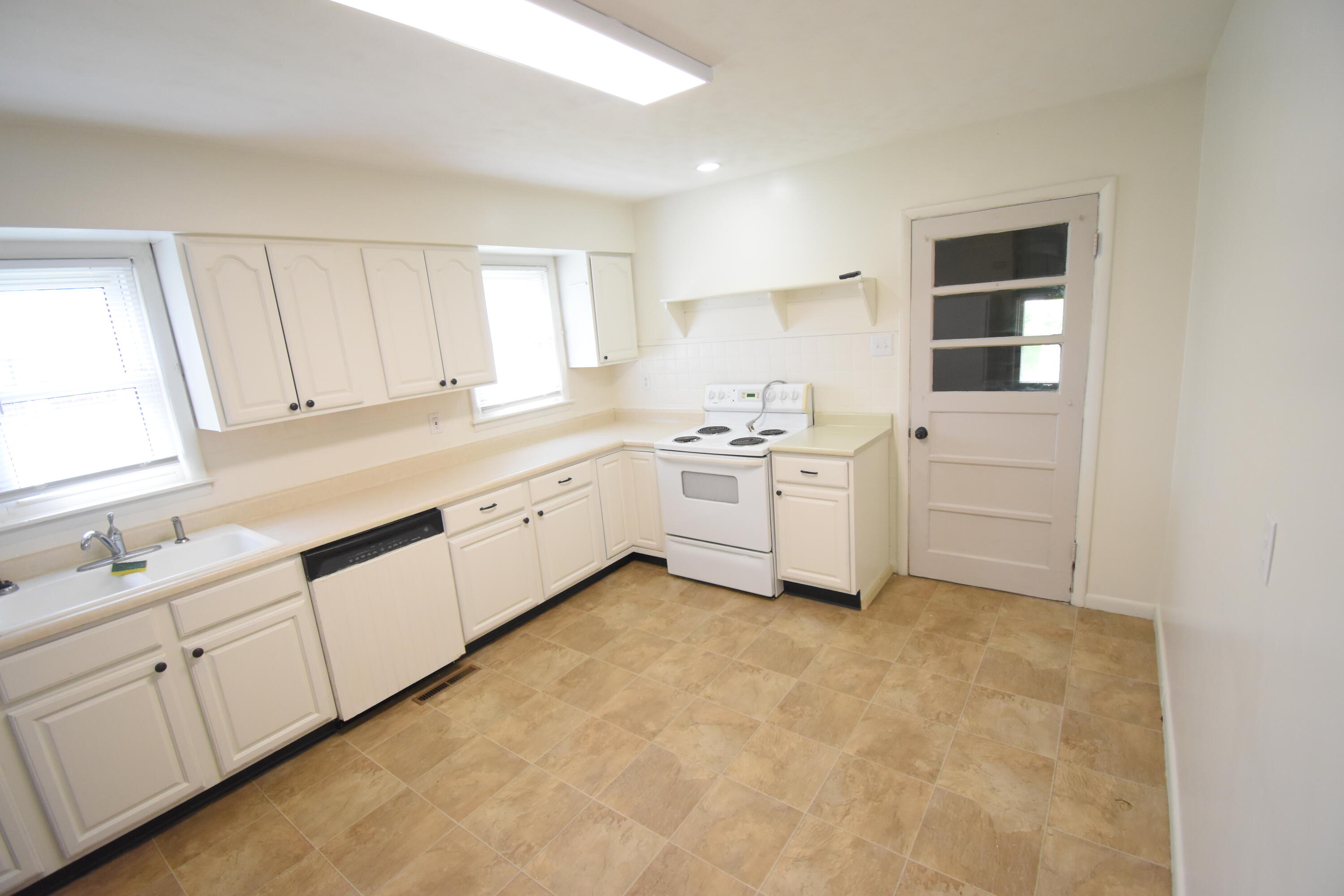 436 South Romaine Street Rensselaer, IN 47978 - Photo 5 of 25 3000x2000
