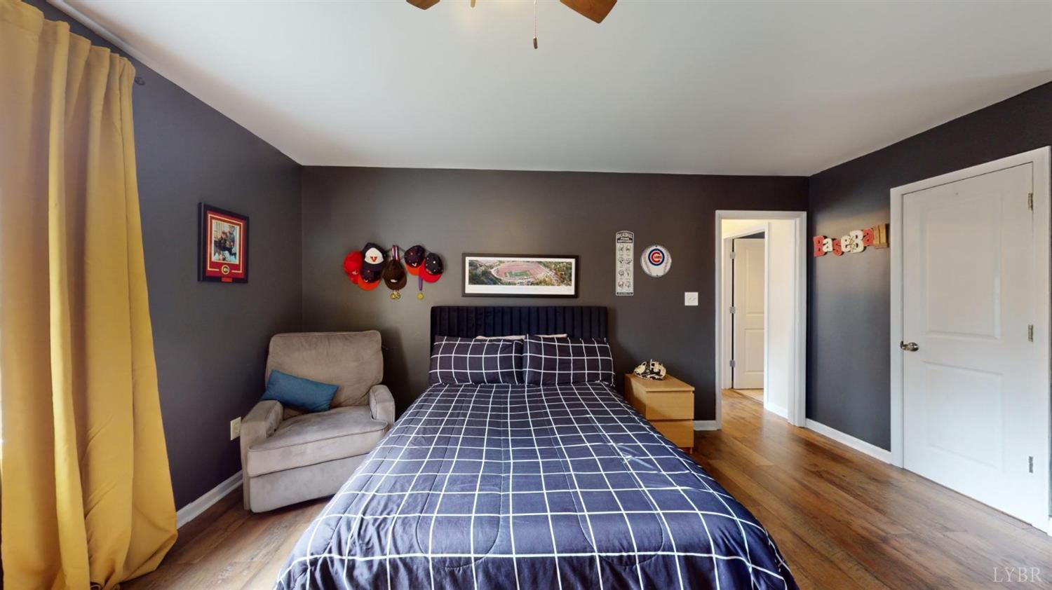 120 Ripley Drive Danville, VA 24540 - Photo 54 of 71 a living room with furniture
