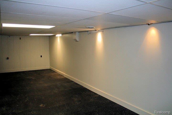 36590 Briarcliff Road Sterling Heights, MI 48312 - Photo 27 of 34 Finished Basement