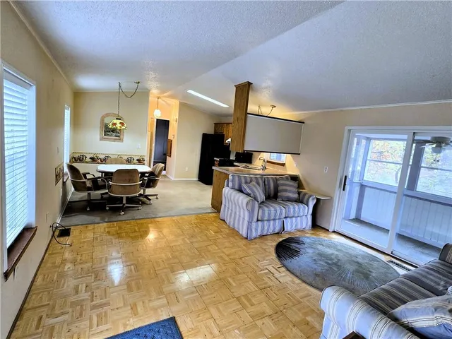 $43,900 | 114 Hawthorne Court, Delmont, PA 15626