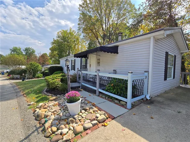 $43,900 | 114 Hawthorne Court, Delmont, PA 15626