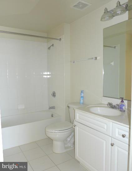 2726 Gallows Road, Unit 1405 Vienna, VA 22180 - Photo 11 of 25 Bath (Master)