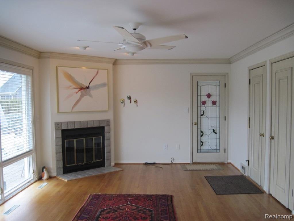 81 Willison Road Grosse Pointe, MI 48236 - Photo 11 of 24 IMG_2221.jpg