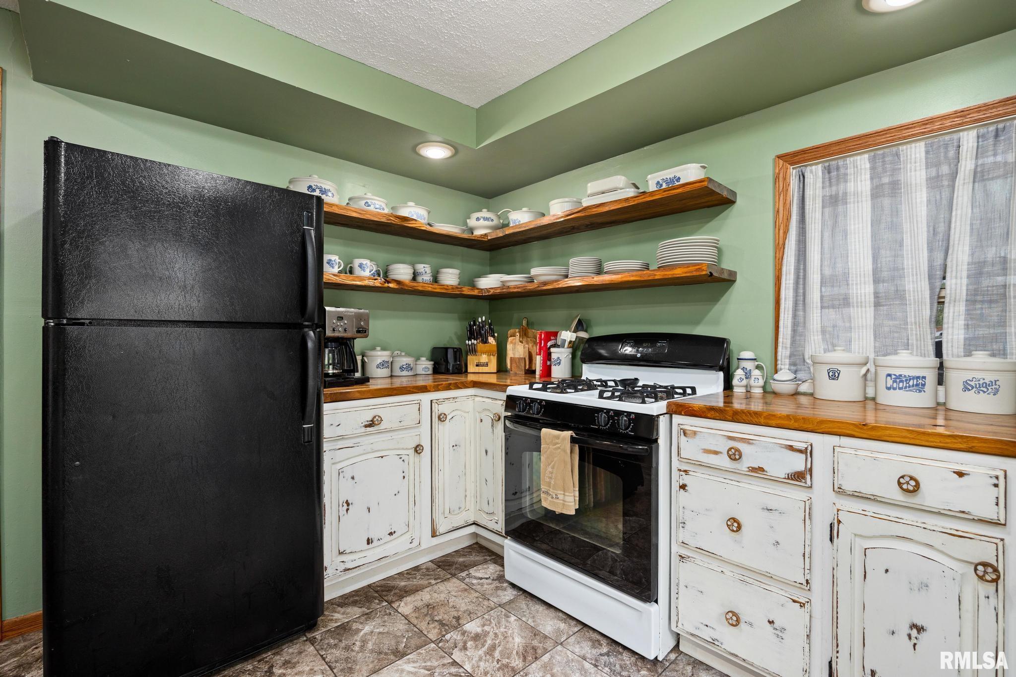 2133 North Ellory Road Peoria, IL 61604 - Photo 2 of 34