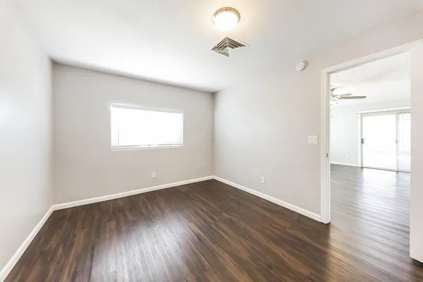 $2,100 | 12323 North 86th Lane, Peoria, AZ 85381