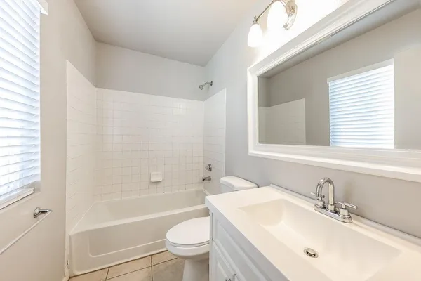 $2,100 | 12323 North 86th Lane, Peoria, AZ 85381