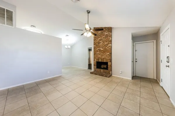 $2,100 | 12323 North 86th Lane, Peoria, AZ 85381
