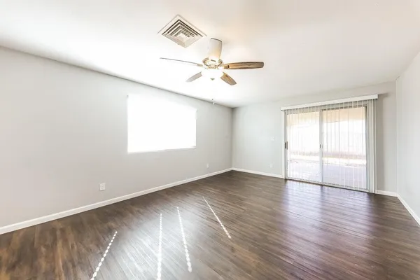 $2,100 | 12323 North 86th Lane, Peoria, AZ 85381