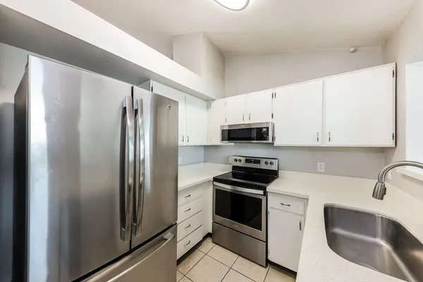 $2,100 | 12323 North 86th Lane, Peoria, AZ 85381