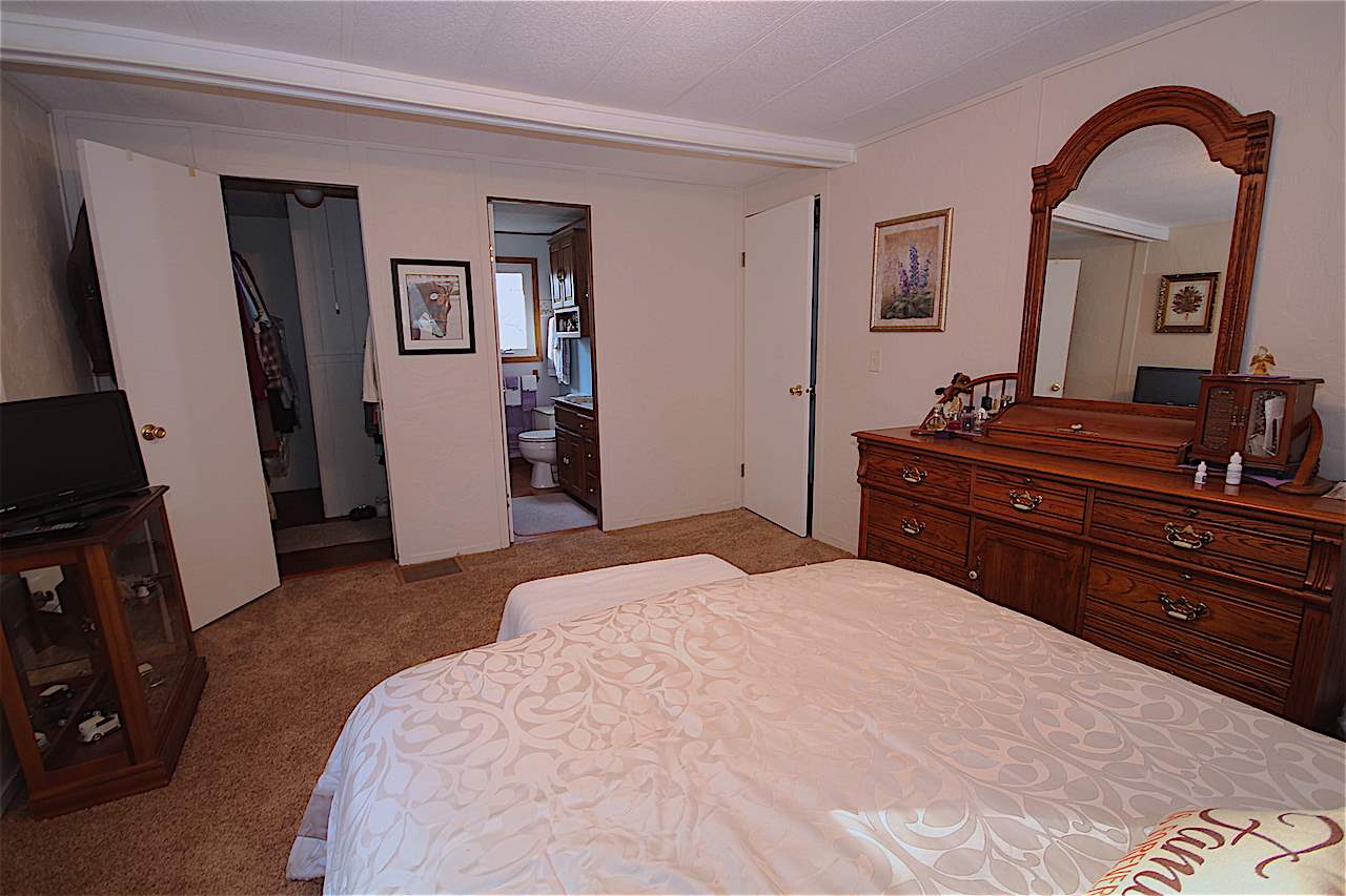 5520 South Shepherd Road Shepherd, MI 48883 - Photo 16 of 40 1825842-15.JPG