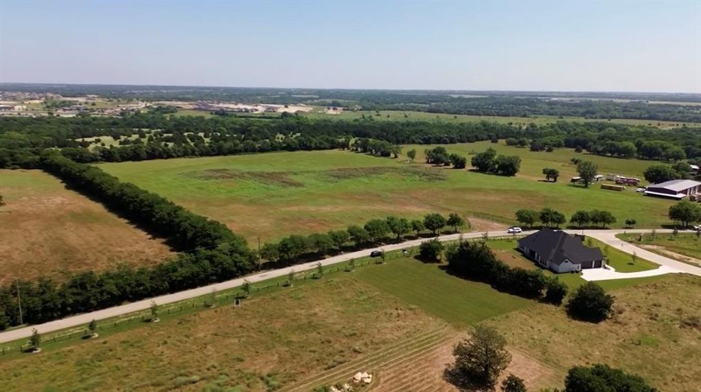 4611 Stout Road Midlothian, TX 76065 - Photo 3 of 11 a view of a city