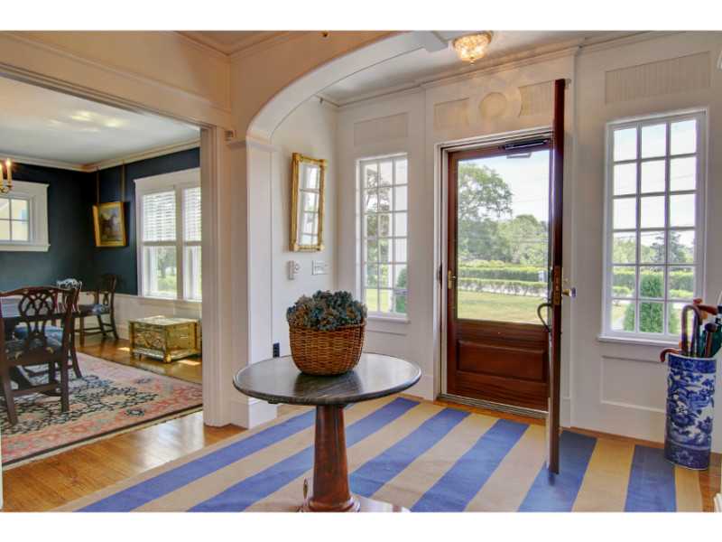 99 New Meadow Road Barrington, RI 02806 - Photo 3 of 25 Entry.