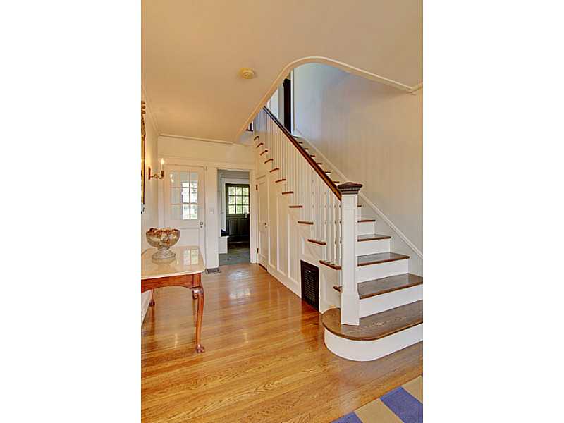 99 New Meadow Road Barrington, RI 02806 - Photo 5 of 25 Entry.
