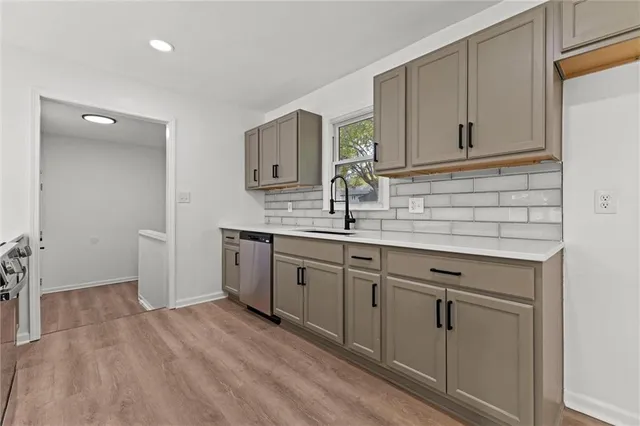 $400,000 | 8122 West 92nd Terrace, Overland Park, KS 66212