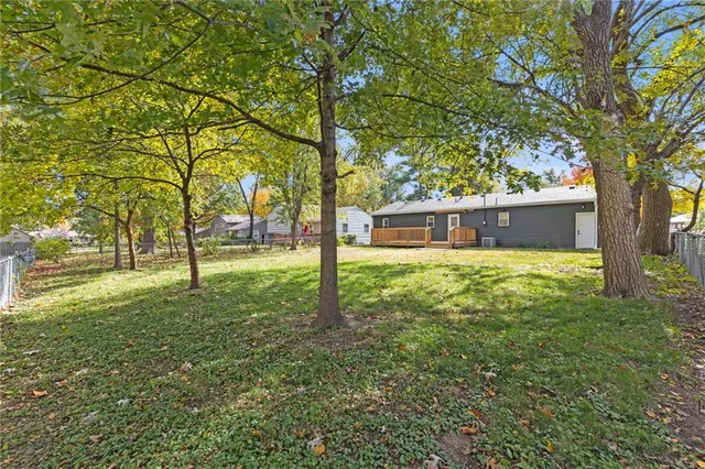 $400,000 | 8122 West 92nd Terrace, Overland Park, KS 66212