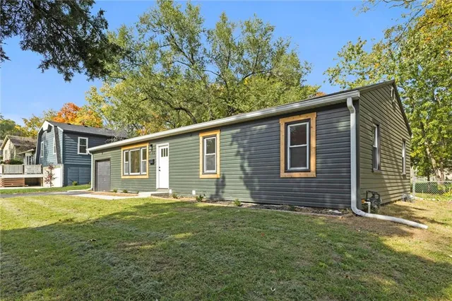 $400,000 | 8122 West 92nd Terrace, Overland Park, KS 66212