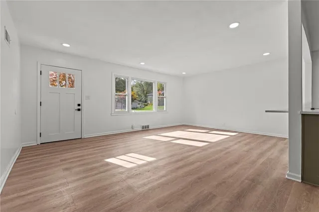 $400,000 | 8122 West 92nd Terrace, Overland Park, KS 66212