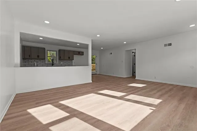 $400,000 | 8122 West 92nd Terrace, Overland Park, KS 66212