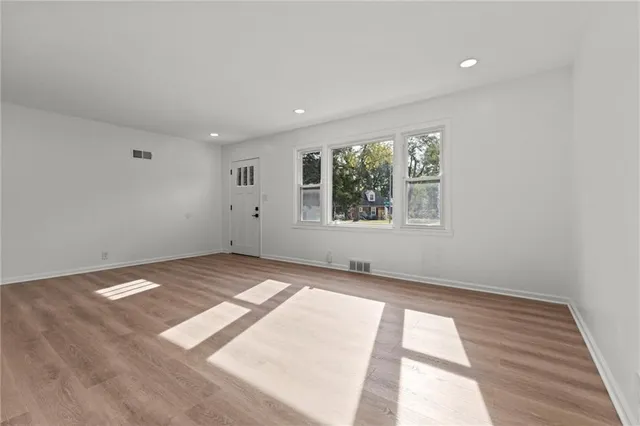 $400,000 | 8122 West 92nd Terrace, Overland Park, KS 66212